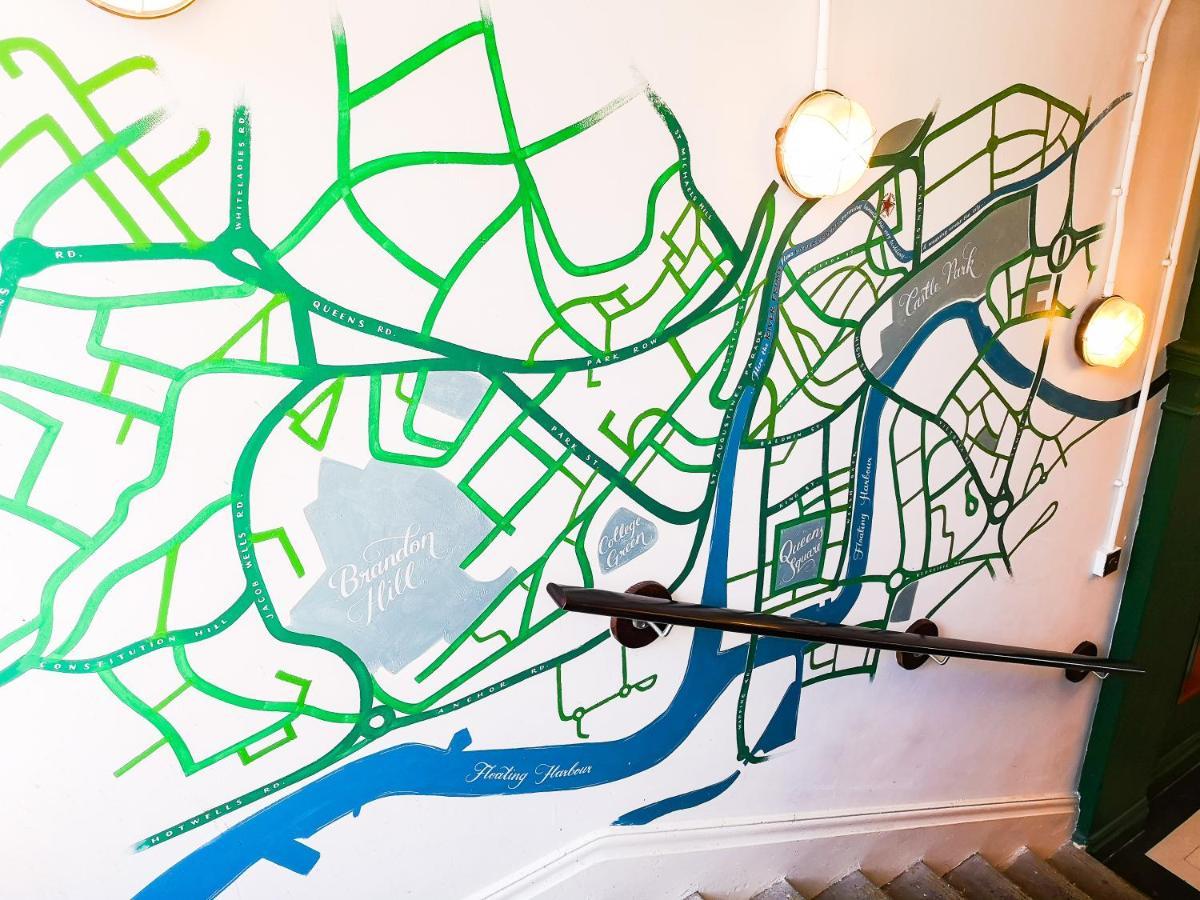 The Bristol Wing Hostel Bagian luar foto