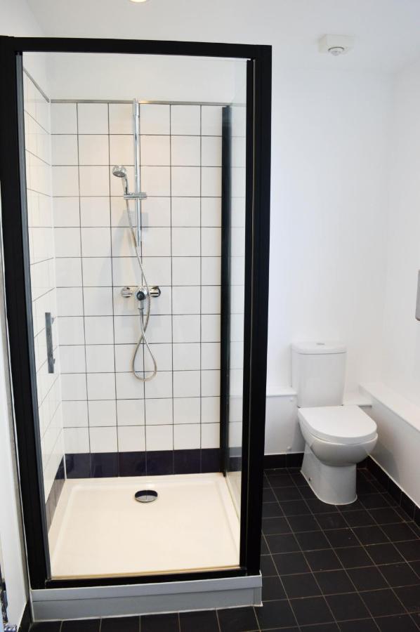 The Bristol Wing Hostel Bagian luar foto