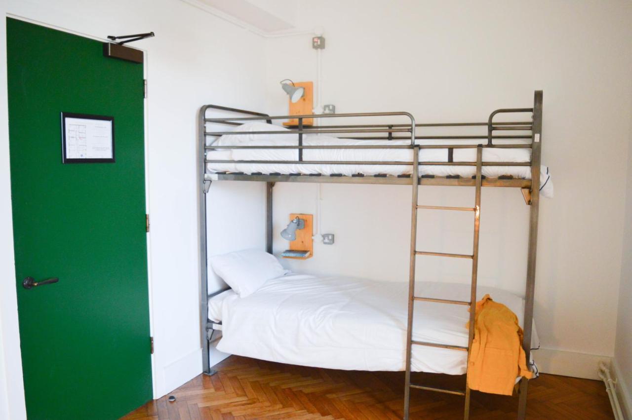 The Bristol Wing Hostel Bagian luar foto