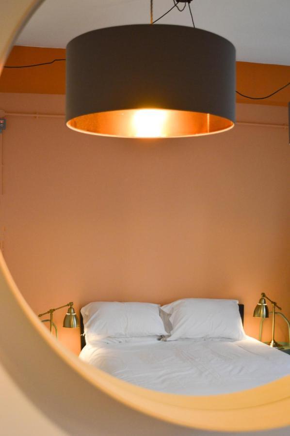 The Bristol Wing Hostel Bagian luar foto