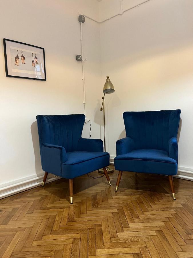 The Bristol Wing Hostel Bagian luar foto