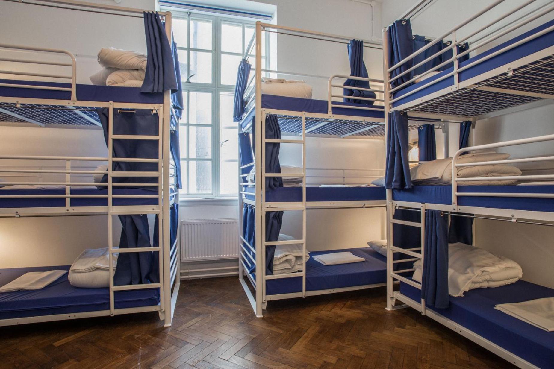 The Bristol Wing Hostel Bagian luar foto