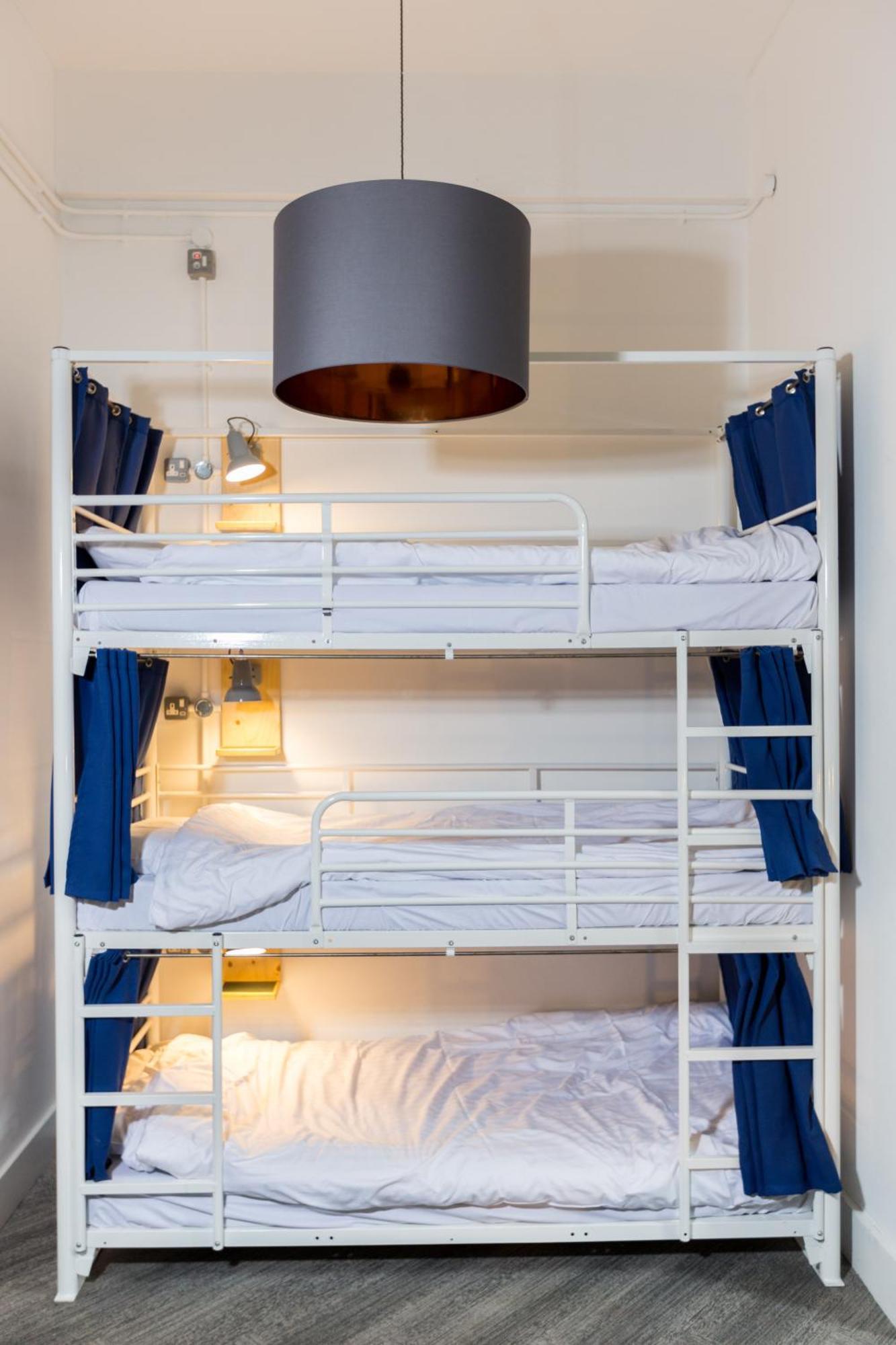 The Bristol Wing Hostel Bagian luar foto