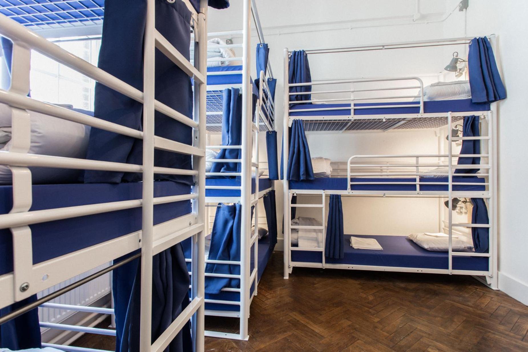 The Bristol Wing Hostel Bagian luar foto